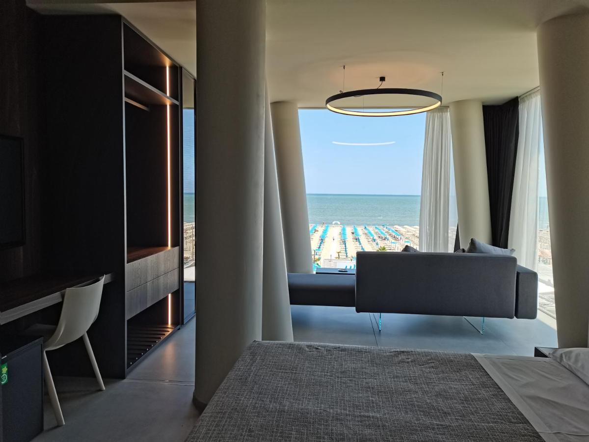 Hotel Commodore Cervia Extérieur photo