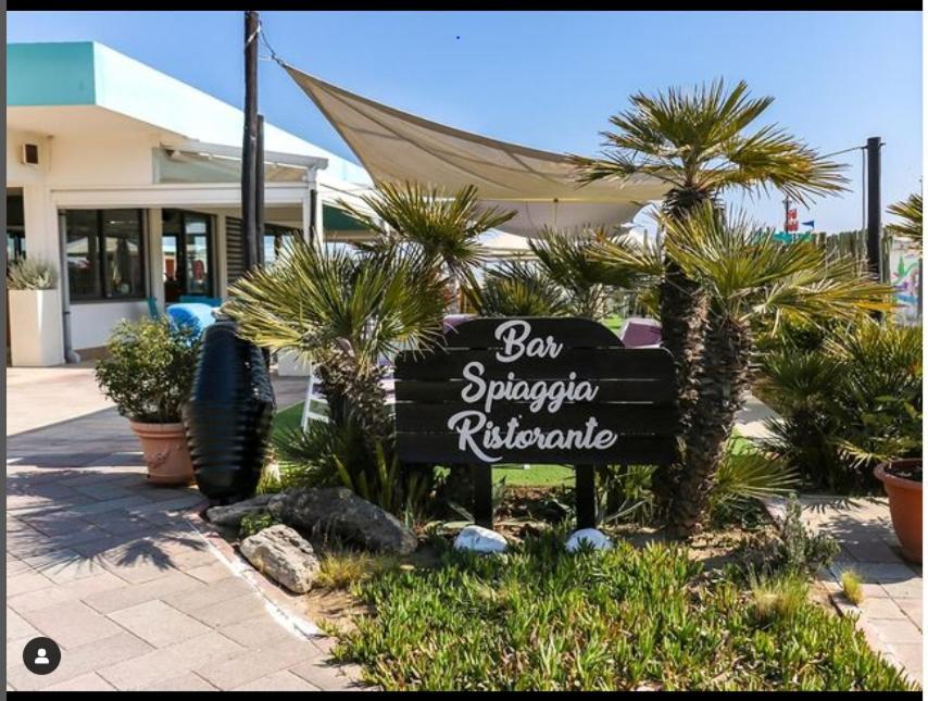 Hotel Commodore Cervia Extérieur photo